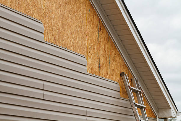 24/7 Emergency Vinyl Siding experts in Farmville, NC